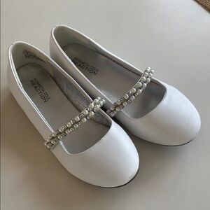 Kenneth Cole Reaction White Kids Shoes size 2